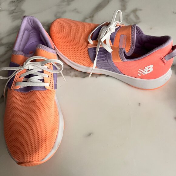 New Balance Girls DynaSoft Running Shoe Size 3 GUC - FREE SHIPPING!! - Picture 3 of 3